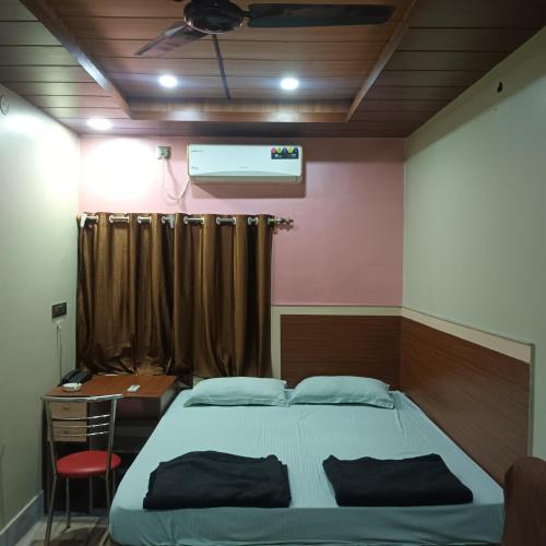 Kolkata Hotel | 73 Rest House