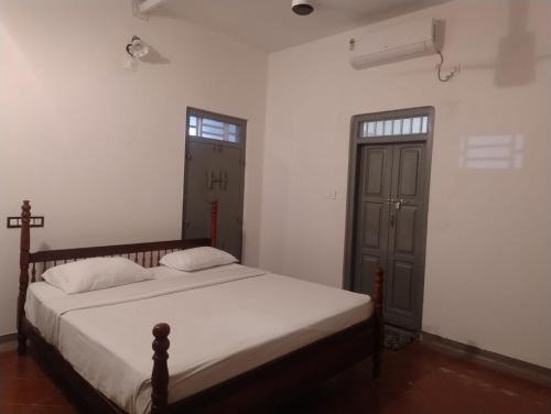 Cherthala Villa | 80 Yr old 5 Room entire Villa near beach