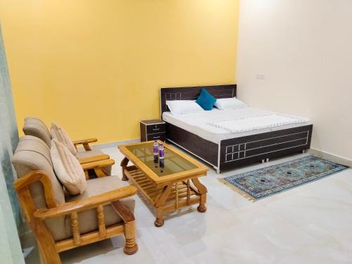 Faizabad House | Abhash Sadan