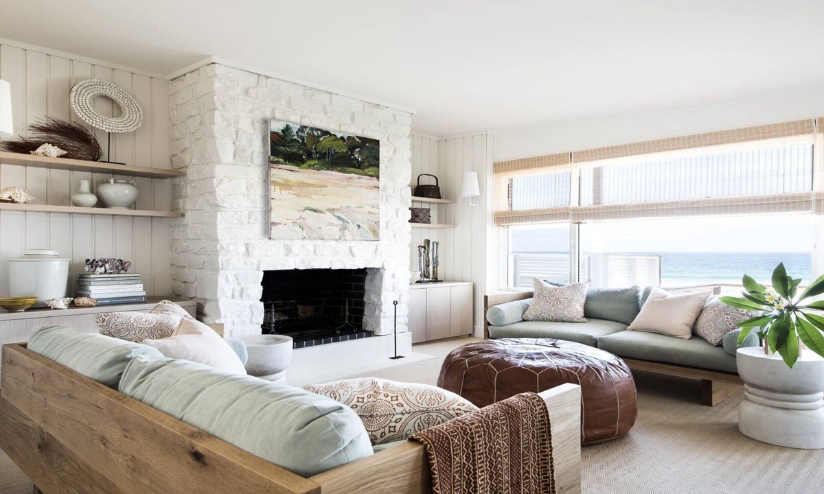 North Avoca House | Absolute beachfront home with log fire