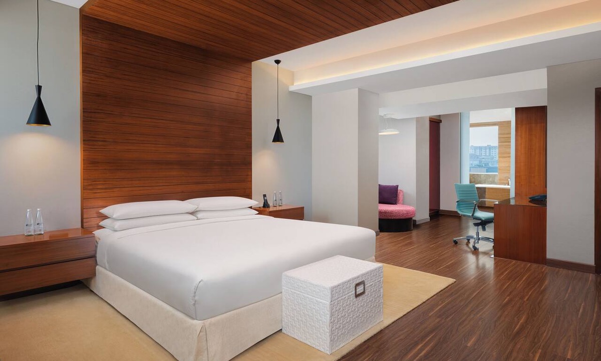 Kadubeesanahalli Hotel | Aloft by Marriott Bengaluru Outer Ring Road