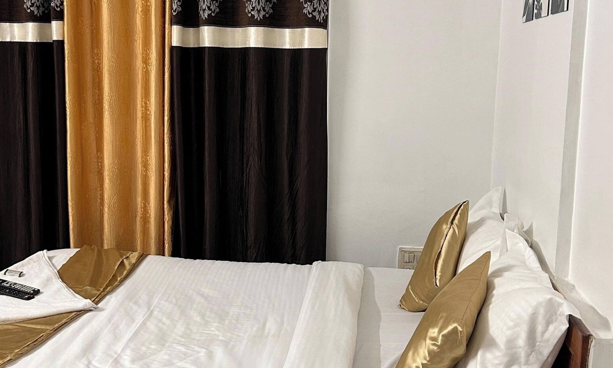 Bangalore City Center Hotel | Aradhya Comforts - MG Road