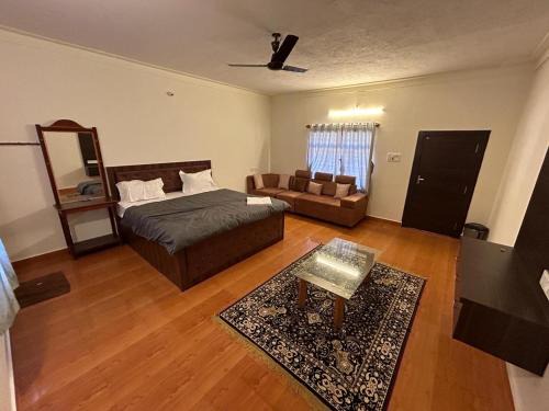 Yelagiri Hotel | Aroha Farm Stay