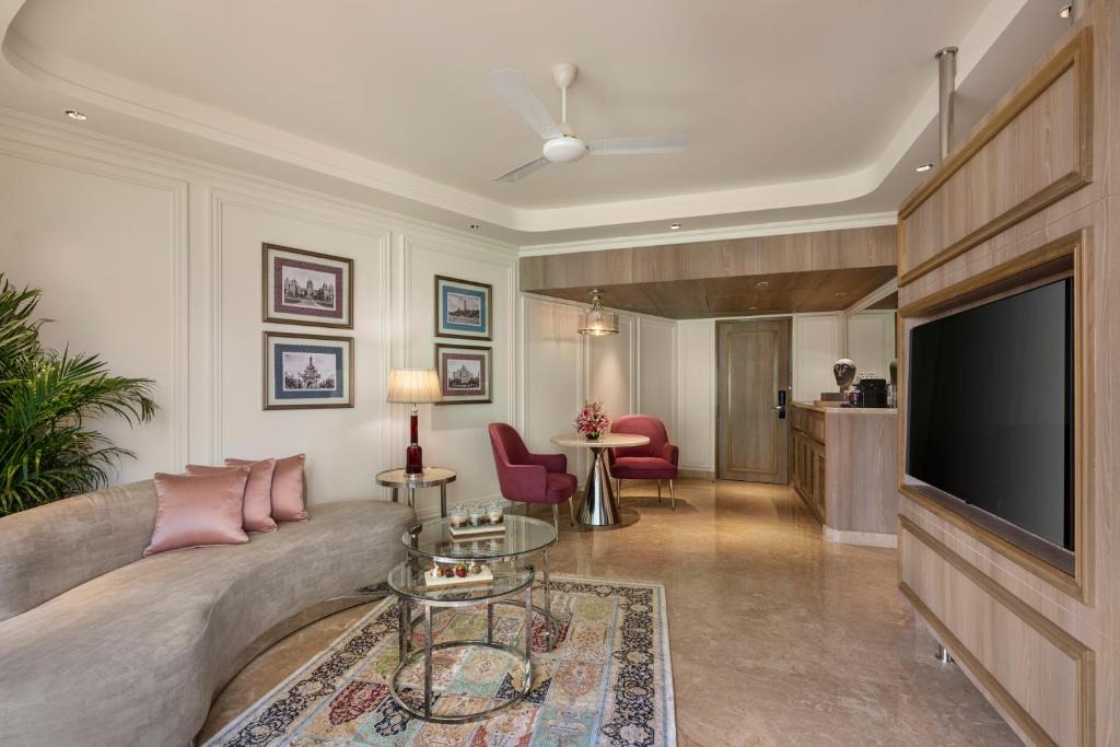 J B Nagar Hotel | Aurika, Mumbai International Airport - Luxury by Lemon Tree Hotels
