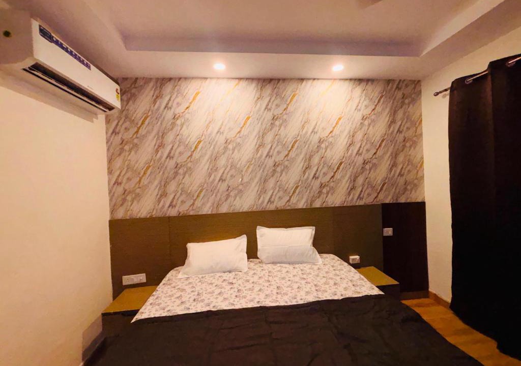 Greater Noida Apartment | Baithak with Bae