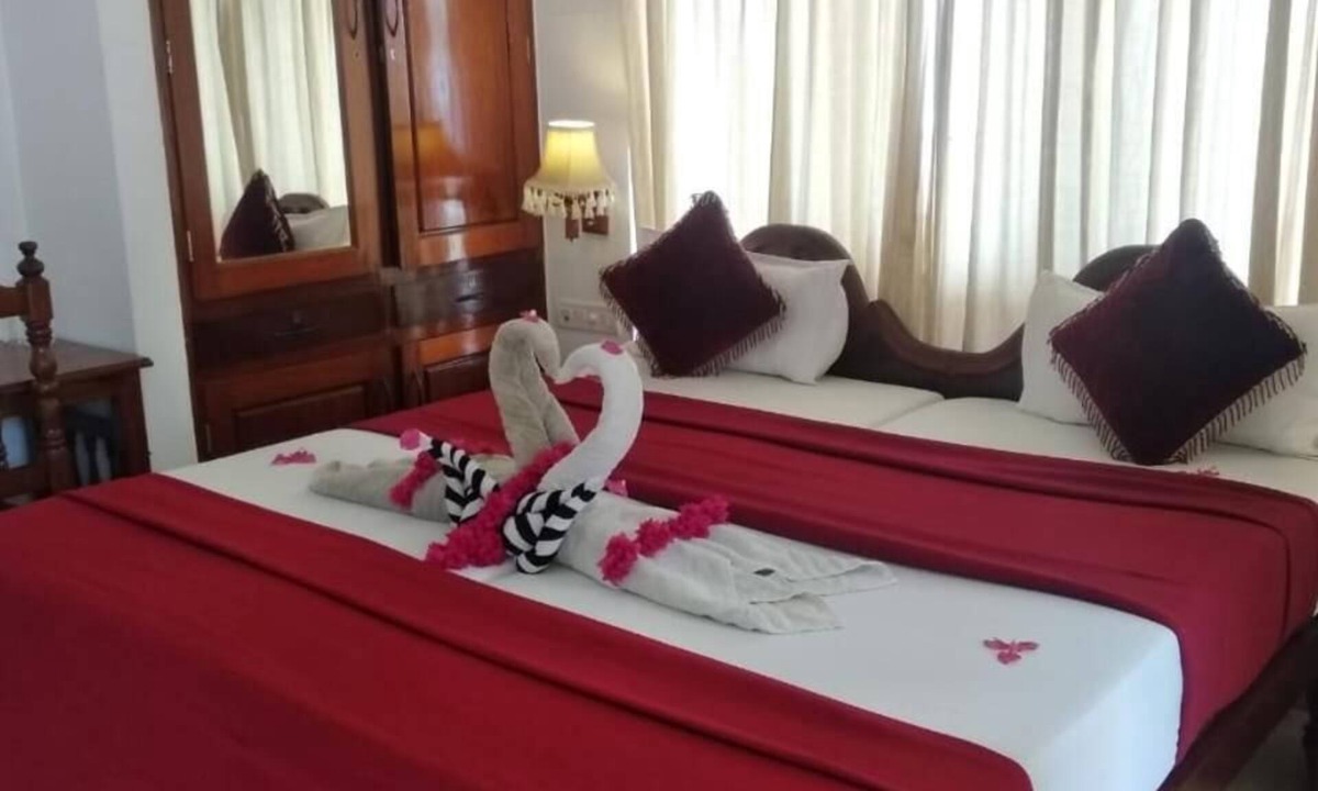 Kovalam Hotel | Beach Florra Inn