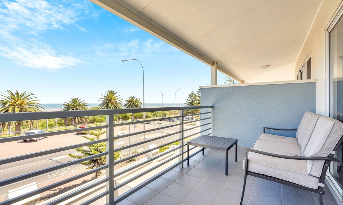 Semaphore House | Beach Front Townhouse on The Esplanade