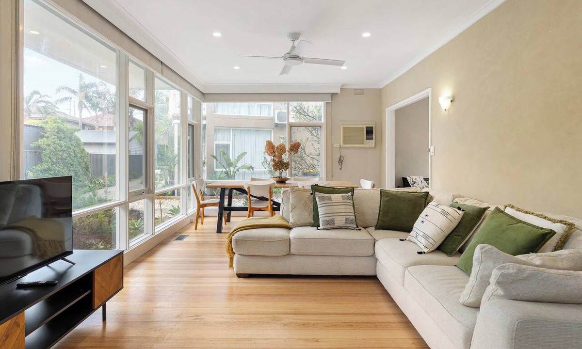 Aspendale House | Beachgate Aspendale Direct Beach Access