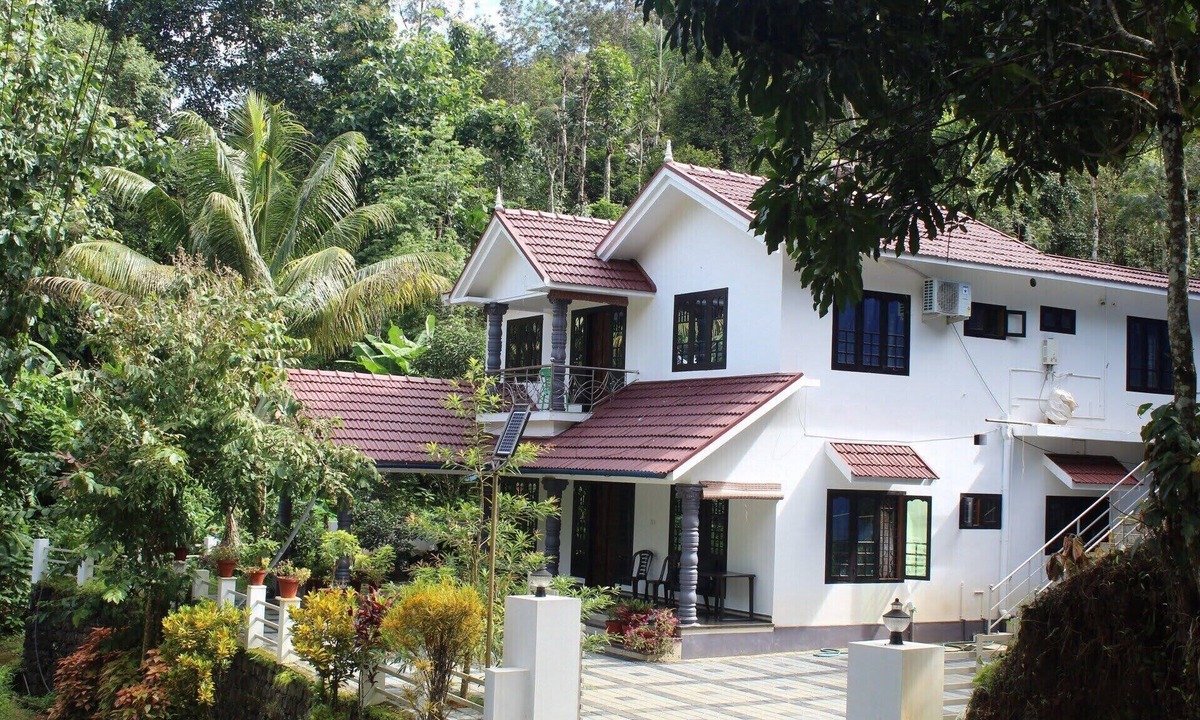 Devikolam House | Beautiful Homestay near Munnar with four attached bathrooms