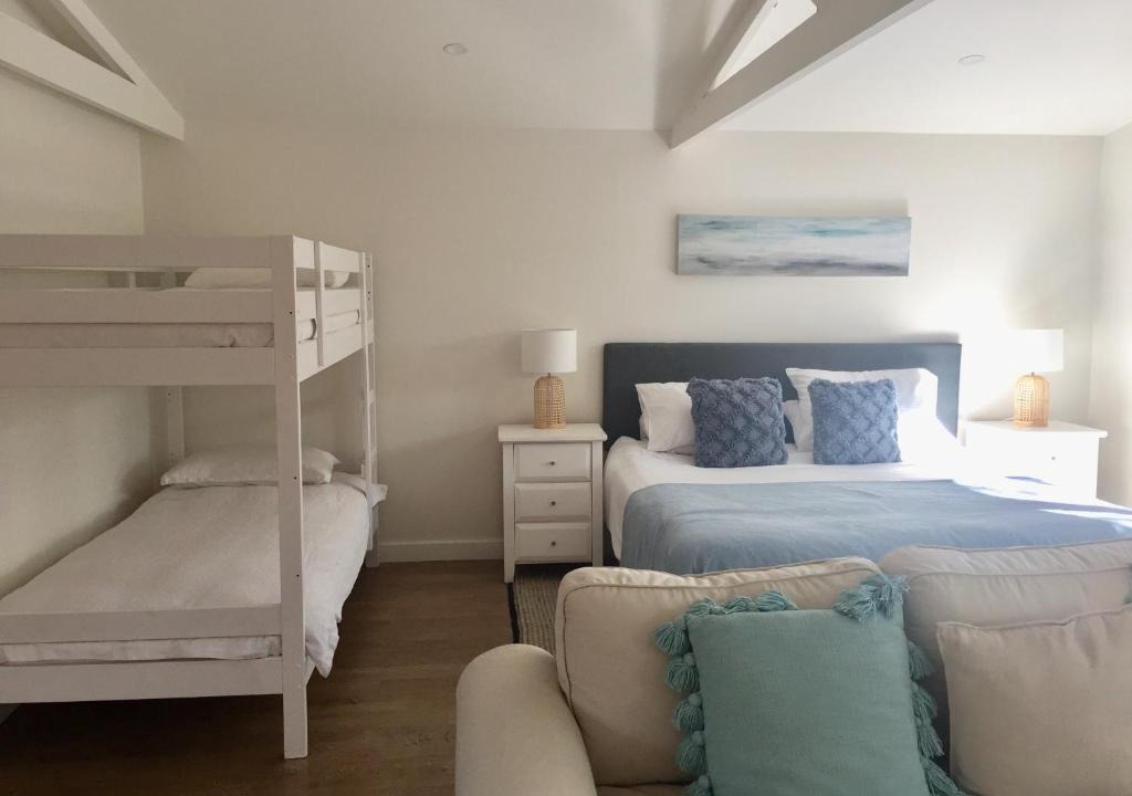 Freshwater Ski Chalet | Bijoux Beach House