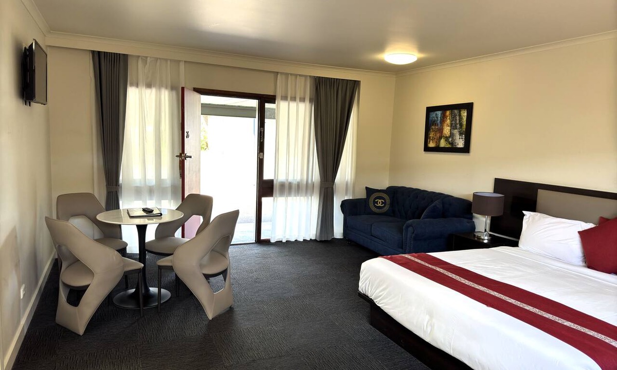 Hamilton Hotel | Botanical Motel