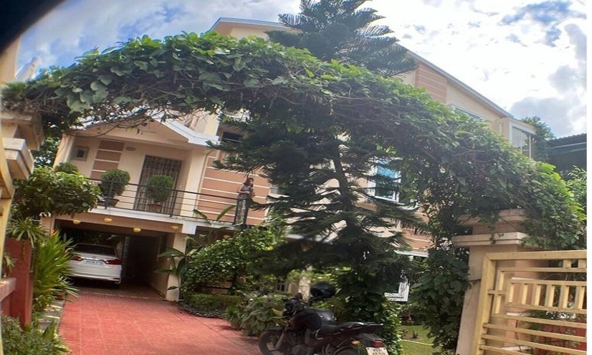 Bhubaneshwar Villa | Brahmani-The garden view suite in a Villa