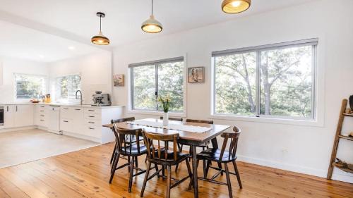 Macmasters Beach House | Bush Setting With Easy Walk To Beach