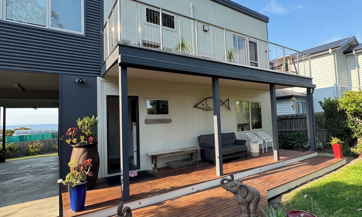 Marlo House | C Views- stunning River and Ocean Views