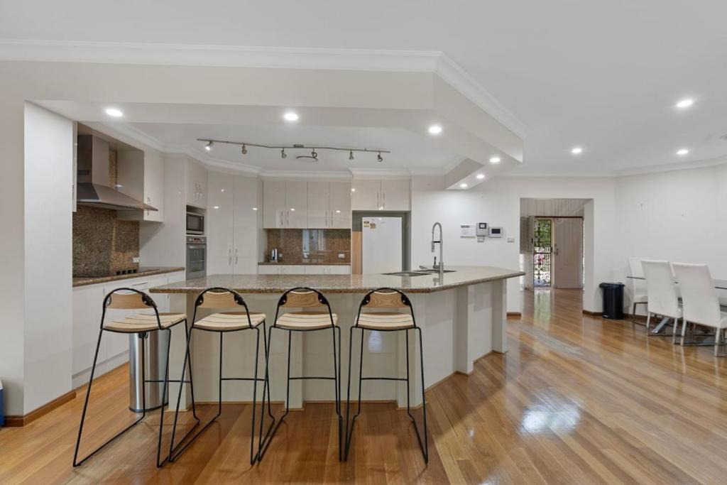 Castlereagh House | Castlereagh Haven-Serene Dual-Home Country Estate