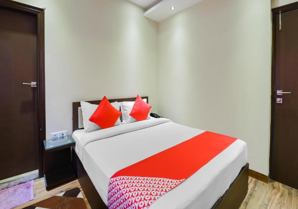 Chittaranjan Bed & Breakfast | Cedar Court