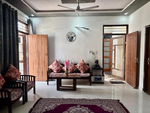 Kharar Apartment | Chandigarh Waale - Furnished 2BHK Independent