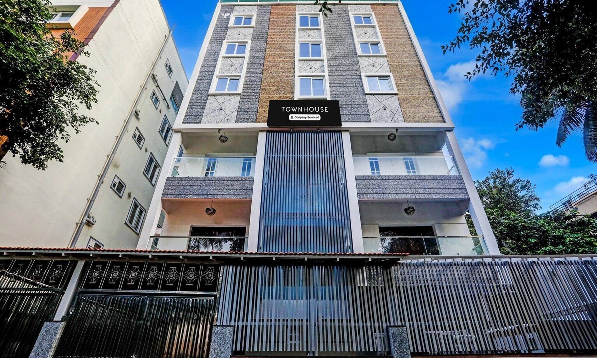 BTM Layout House | Classic with Twin BedMadiwala Lake Park