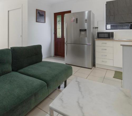 Wellington Point Apartment | Classy Modern self contained Studio- Private & Peaceful