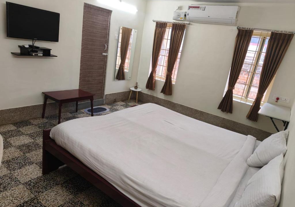 Salem Hotel | CM Residency