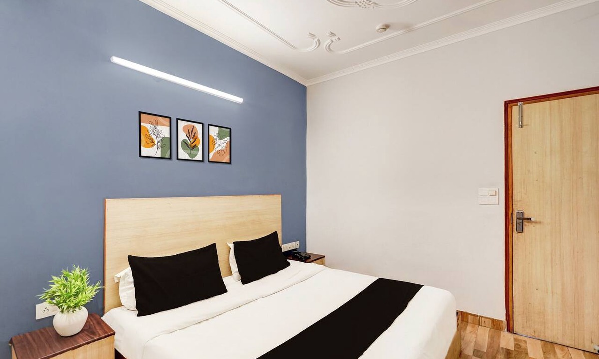 Noida Hotel | Collection O Sector 20 Noida