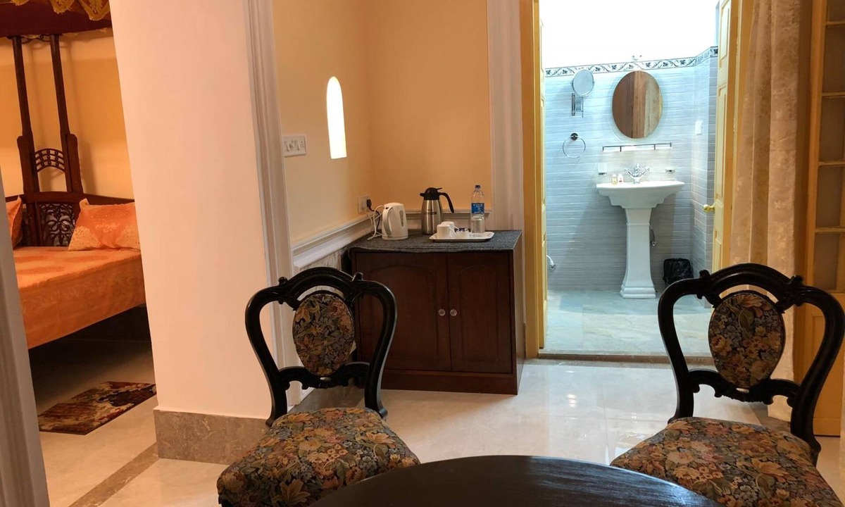 Berhampore Hotel | Cossimbazar Palace of the Roys Rajbari