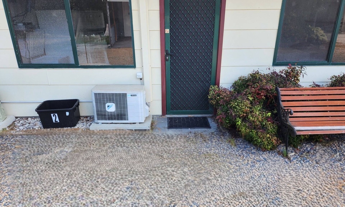 Bemm River Cabin | Cosy Nook - Flat 2 - Self-contained, well equipped holiday unit