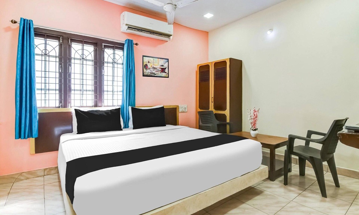 Dwaraka Nagar House | DeluxeAPEX homestay