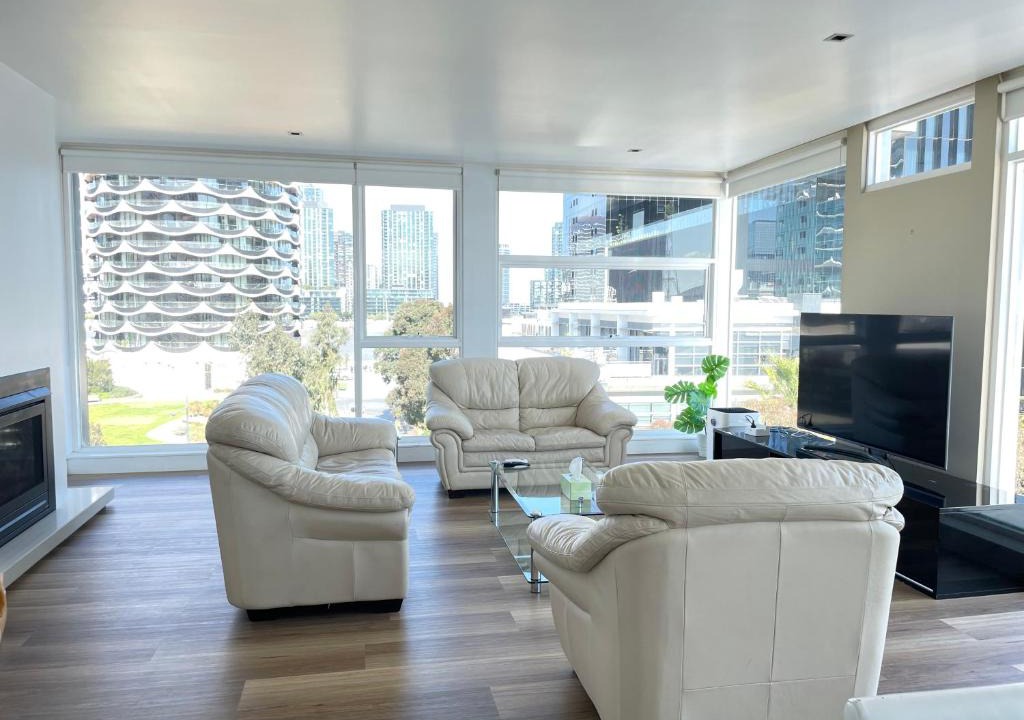 Docklands Apartment | Docklands Luxury Penthouse Right Above The District Docklands