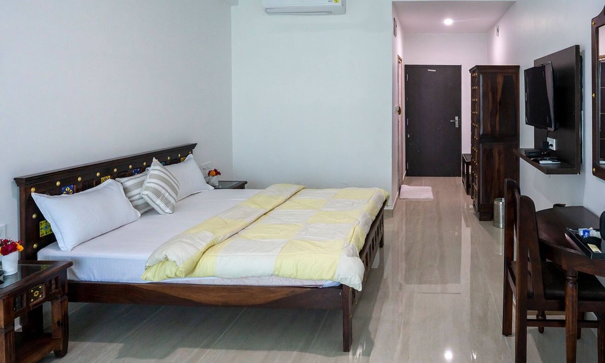 Abu Road Hotel | Doongar fort 7 km from ambaji