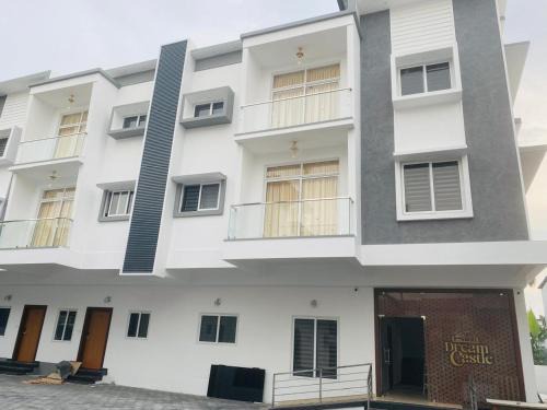 Kumbalam Apartment | Dream Castle
