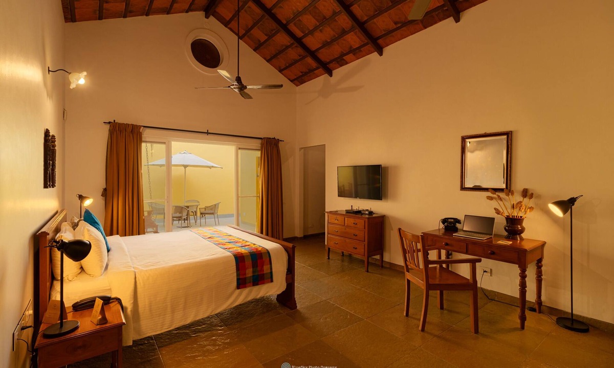 Perumal Kovil Pathy Hotel | Dvara Siruvani