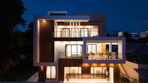 Kochi Villa | ELIVAAS Signature Nedumbally 4 BHK Villa with Office Space, Balcony Sit-Out & Lounge Area Near Edapally Church