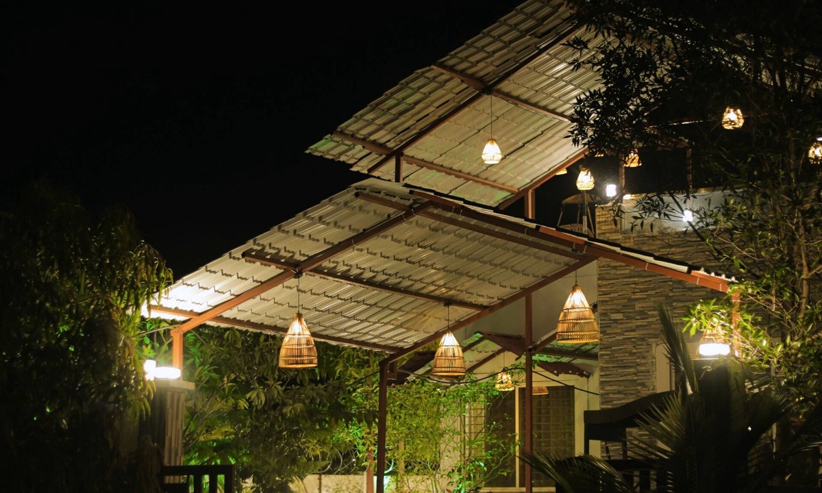 Rau Villa | Escape & Relax at Kaash Villa, 2BR Luxury Stay in Indore, Projector,Outdoor Area