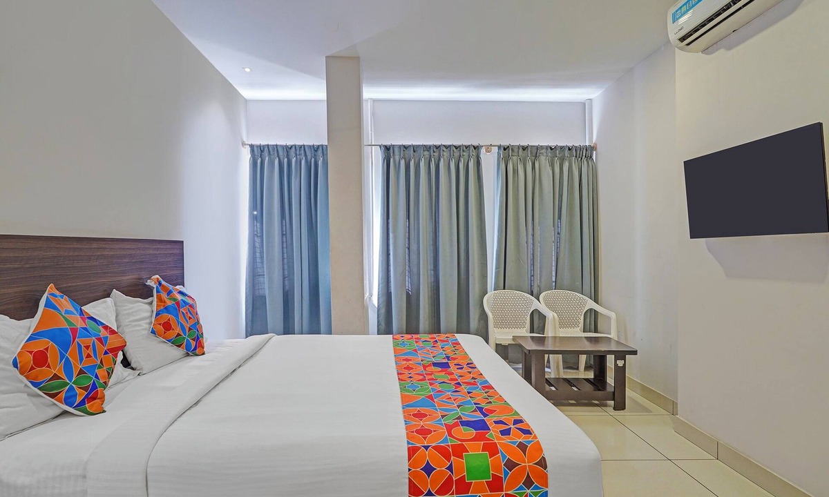Yeshwanthpur Hotel | Fabexpress Urban Inn