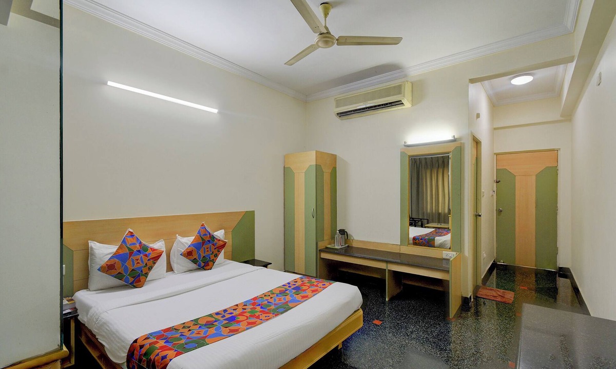 Begumpet Hotel | FabHotel Raj Inn - Nr. KIMS - Sunshine Hospitals, Begumpet