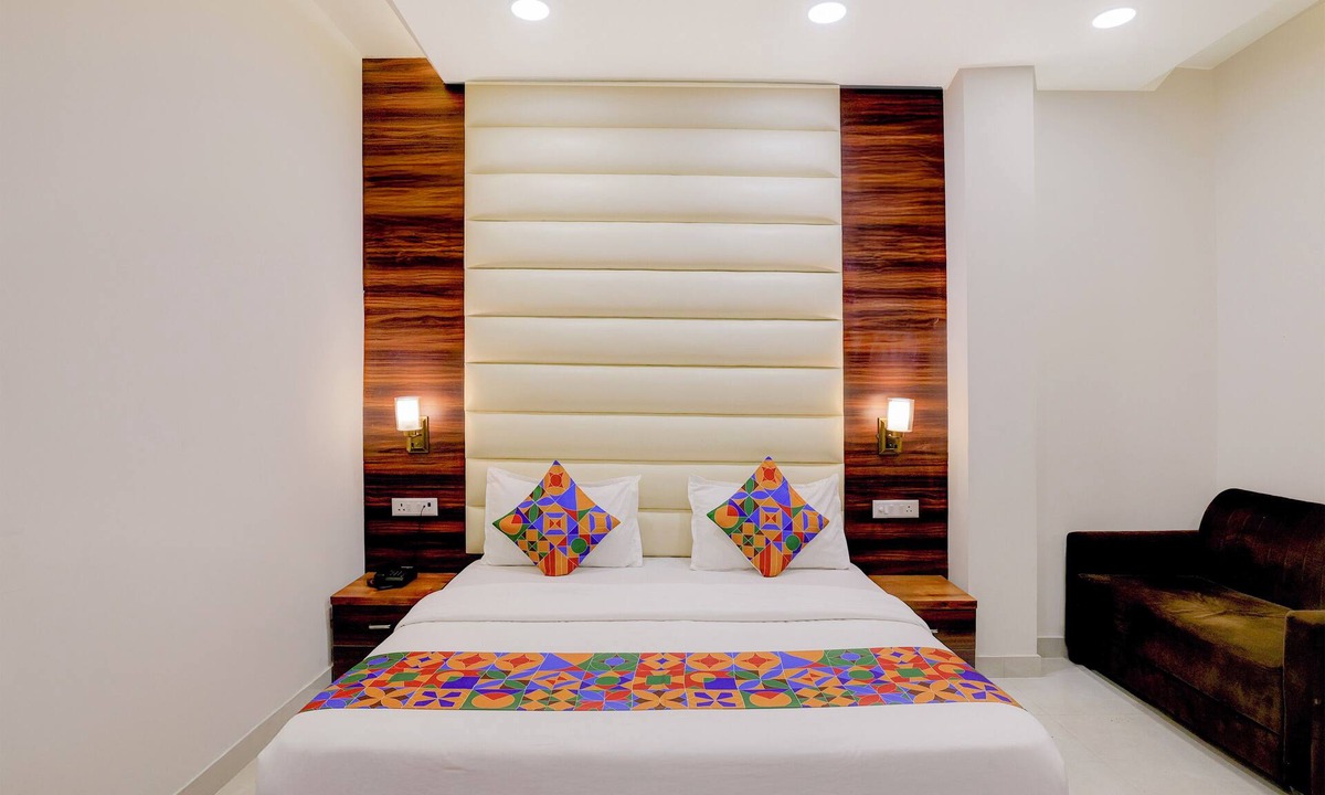 Meerut Hotel | FabHotel The Elegant - 150 Meters From Delhi Public School Meerut