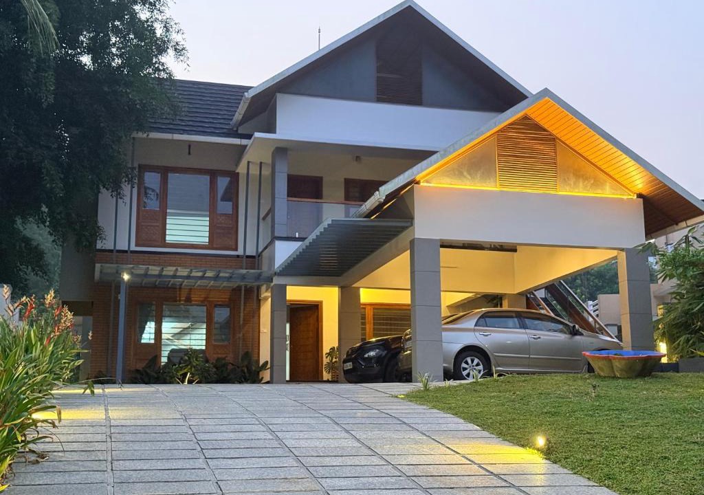 Kanjirappally House | Family friendly modern style luxury villa