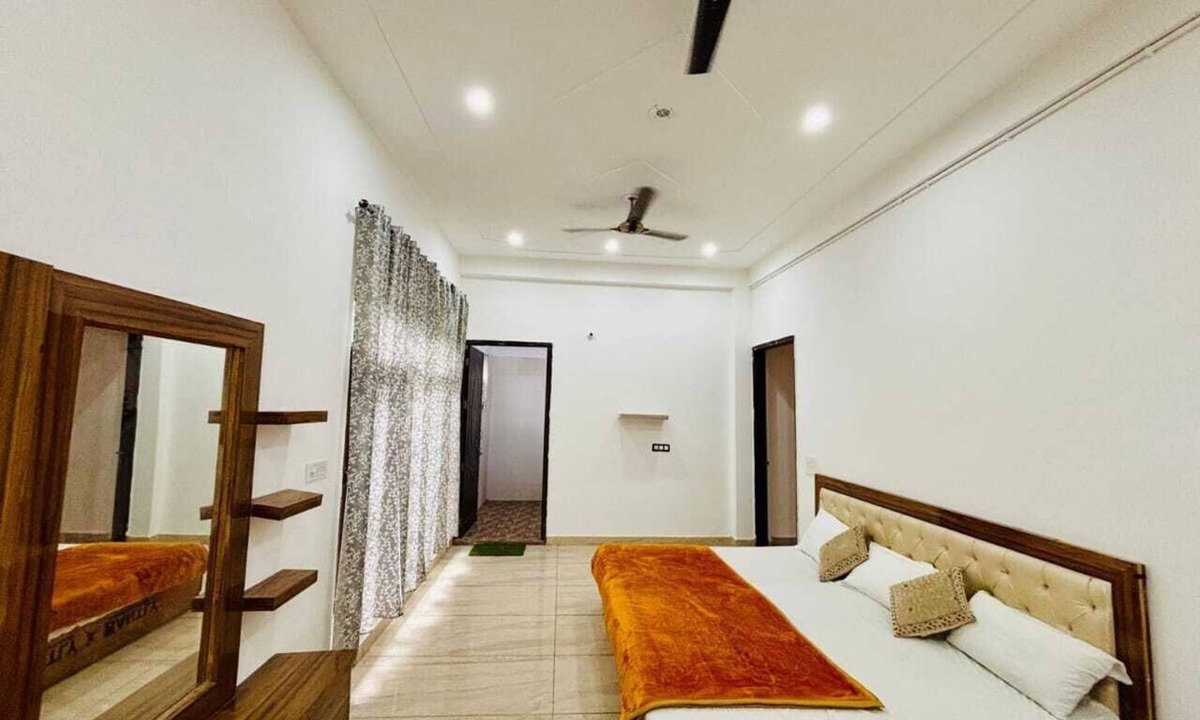 Gurugram House | Fantastic 5-bedroom farmhouse in Gurugram for a relaxing stay