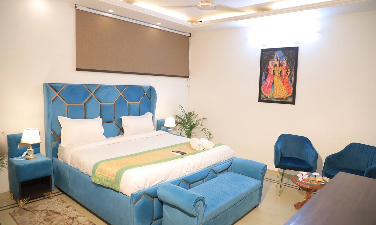 Saket Apartment | Fortune Home Service Apartment 3BHK, D-198 Saket