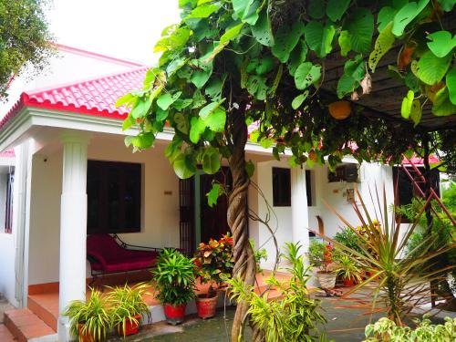 Tirupati Villa | Garden Villa 43 by Tirupati Homestay, Free Breakfast, Near Taj hotel, Posh location, Close proximity to restaurants, Alipiri flyover