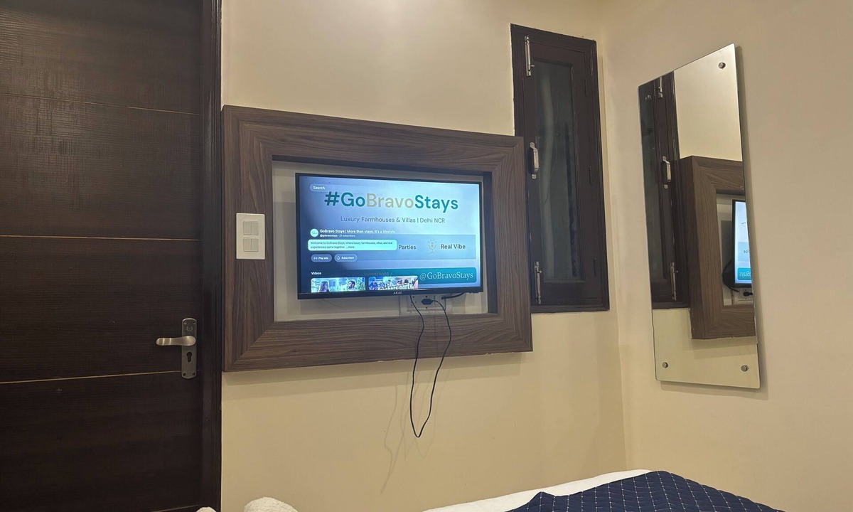 Connaught Place Bed & Breakfast | GoBravo Nova Paharganj - Smart Rooms with Smart Tv & WiFi near NDLS & Cp Delhi