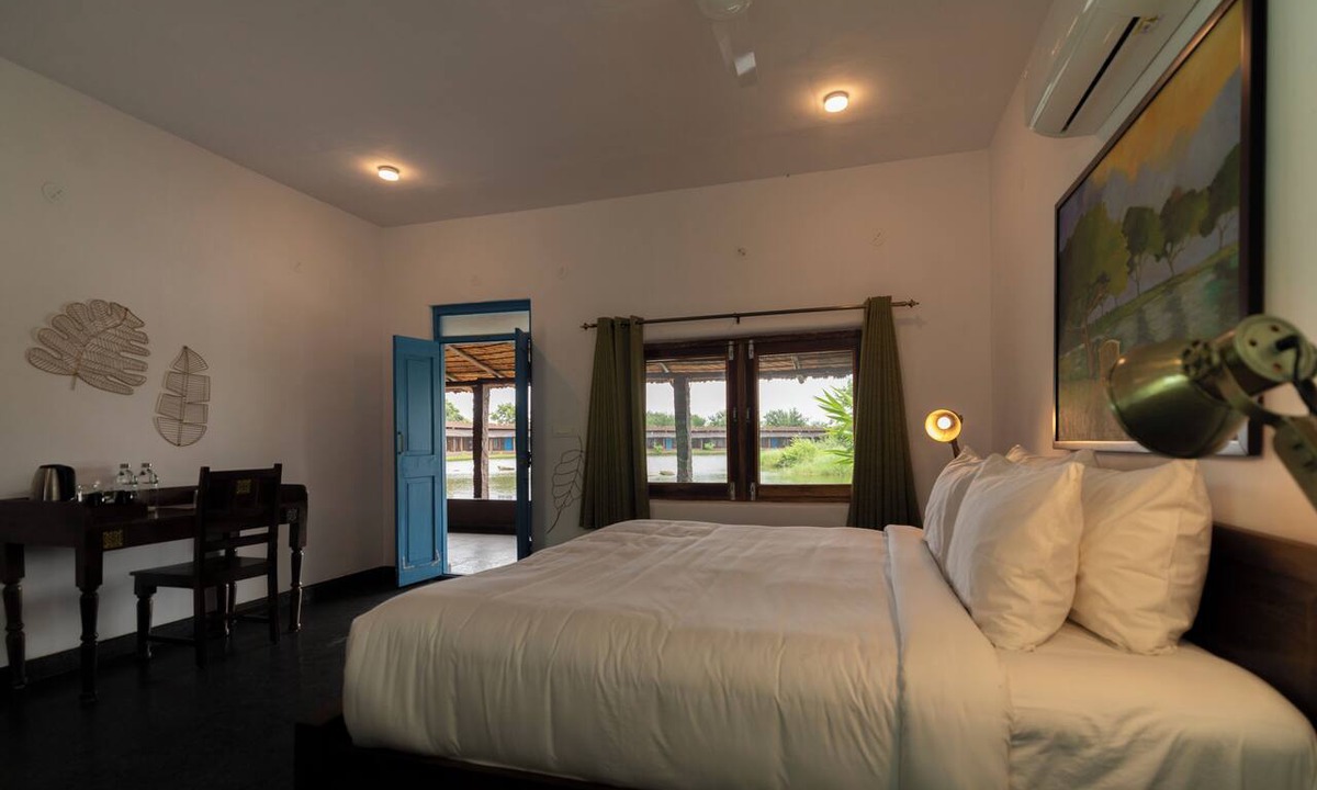 Kamalapur Resort | Hampi's Feathers Resort