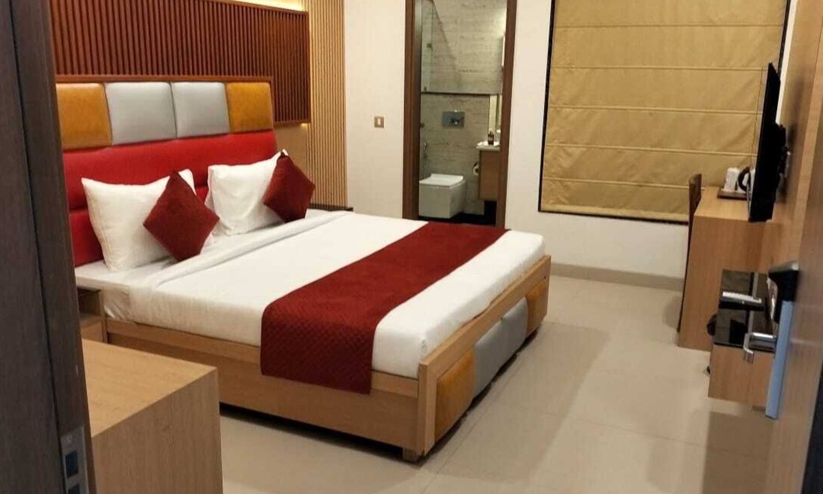 DLF Phase 3 Hotel | Hari's Court - Hotel and Banquet