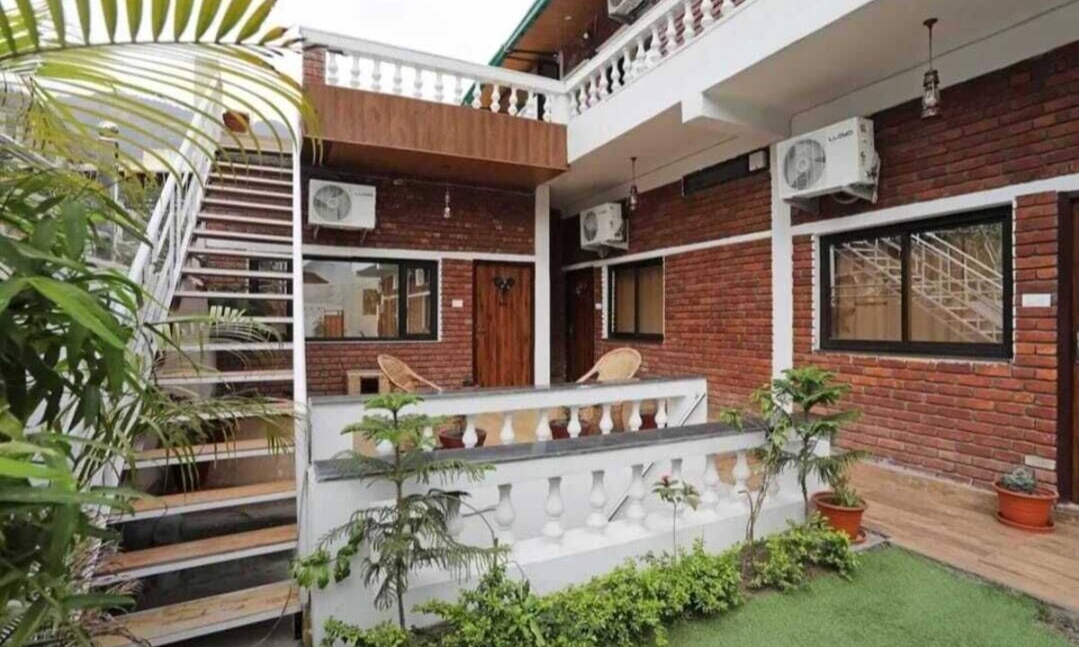 Tapovan Hotel | Hotel Crazzy Doors