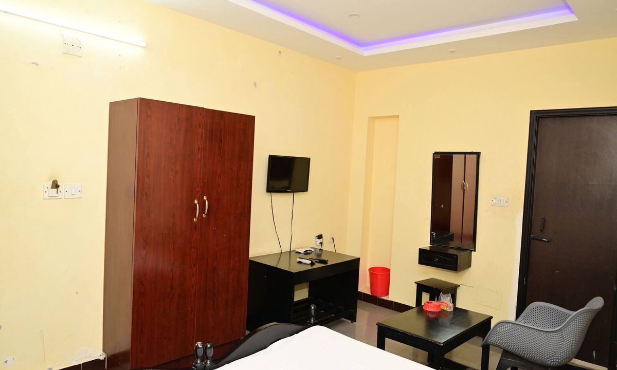 Mayiladuthurai Hotel | Hotel Dhayalan