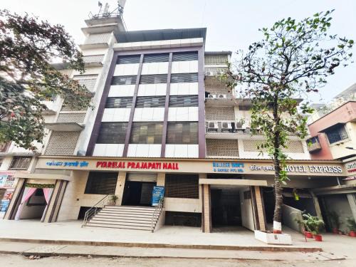 Airoli Hotel | Hotel Express Airoli