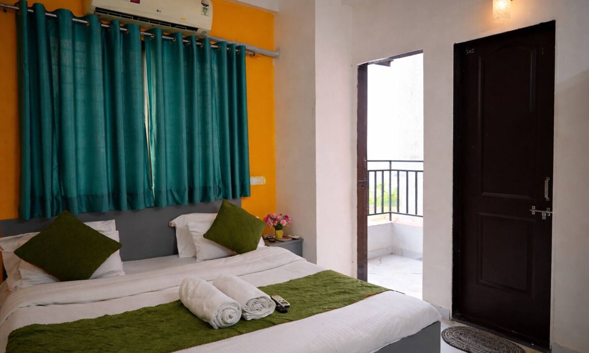 Tathawade Hotel | Hotel Lotus Prime Stay Hinjewadi