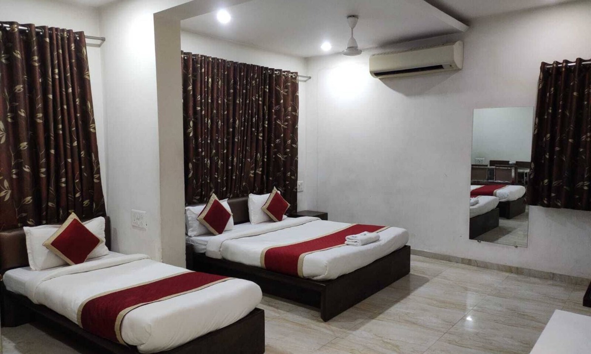 Sidhpur Hotel | Hotel Luxura