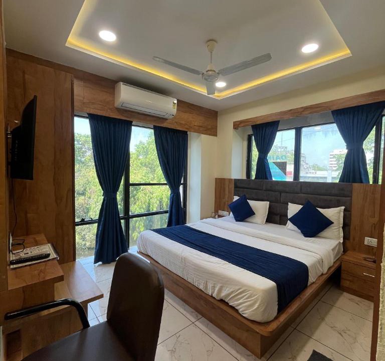 Navrangpura Hotel | Hotel Mahaveer